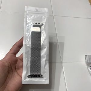 NWT- Milanese Mesh Metallic Band 42/44mm